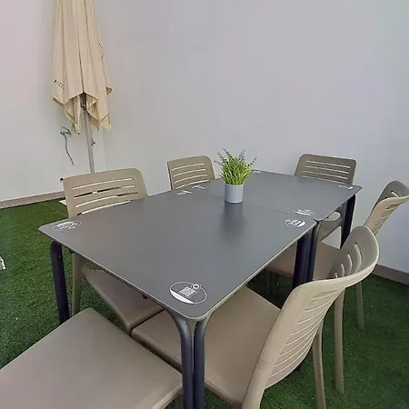 Moderna Casa En El Casco Historico De